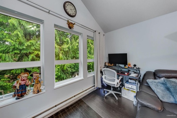 405 9688 148 Street, Surrey, BC V3R0W2 Photo 2