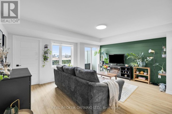 405 Pilot Private, Ottawa, ON, photo 2