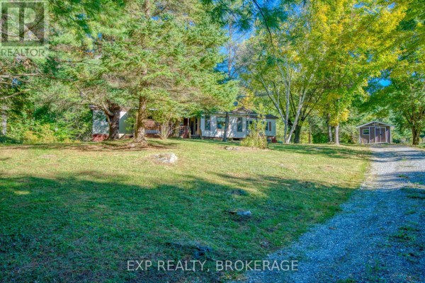 Living room - 4050 Elphin Maberly Road, Frontenac, ON K0H2K0 Photo 4