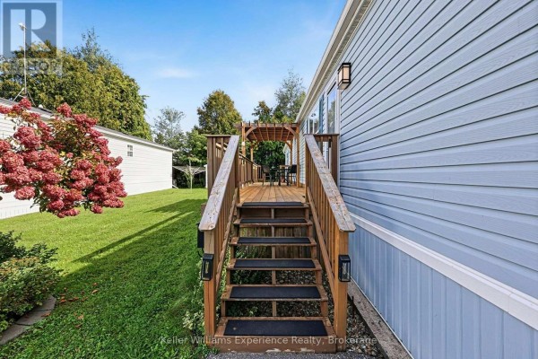 4052 Ash Crescent, Severn, ON L3V6H4 Photo 3