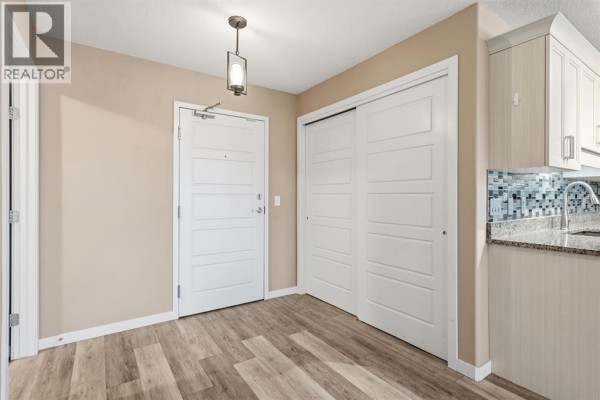 Foyer - 406, 4574 51 Avenue, Olds, AB T4H0G3 Photo 4