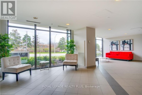 406 - 1284 Guelph Line, Burlington, ON L7P0T9 Photo 5
