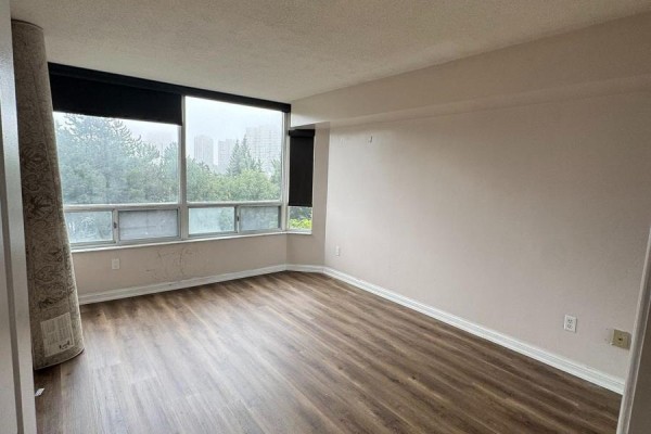 406 - 24 Hanover Road, Brampton, ON L6S5K8 Photo 2