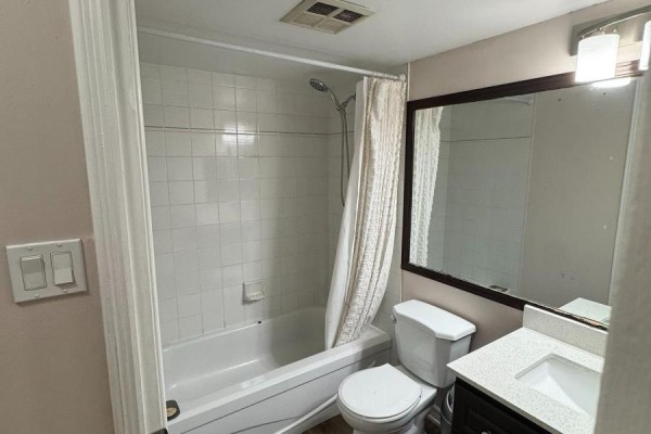 406 - 24 Hanover Road, Brampton, ON L6S5K8 Photo 3