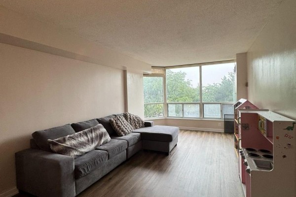 406 - 24 Hanover Road, Brampton, ON L6S5K8 Photo 4