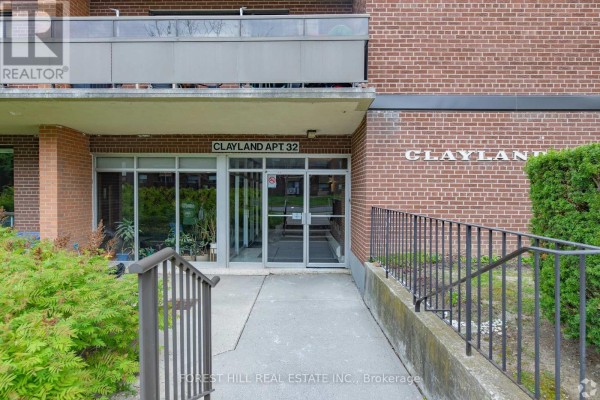 Kitchen - 406 - 32 Clayland Drive, Toronto, ON M3A2A5 Photo 2