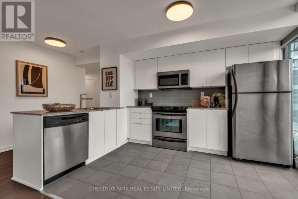 Kitchen - 406 - 33 Lombard Street, Toronto, ON M5C3H8 Photo 3