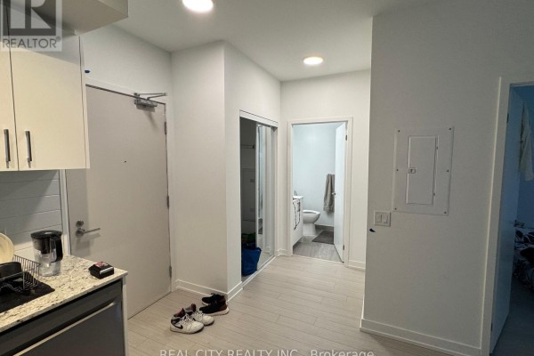 406 - 4010 Eglinton Avenue, Toronto, ON M9A0G5 Photo 2