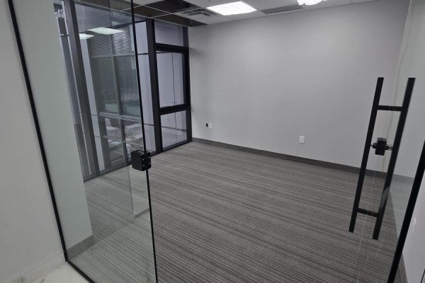 406 - 4023 The Exchange, Mississauga, ON L5B0N4 Photo 4