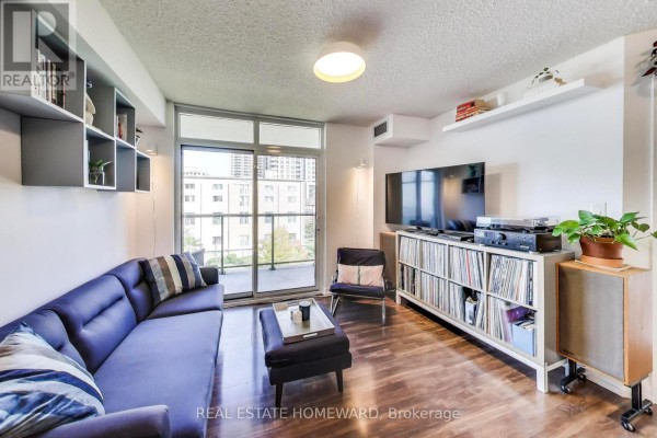 Living room - 406 - 816 Lansdowne Avenue, Toronto, ON M6H4K6 Photo 2