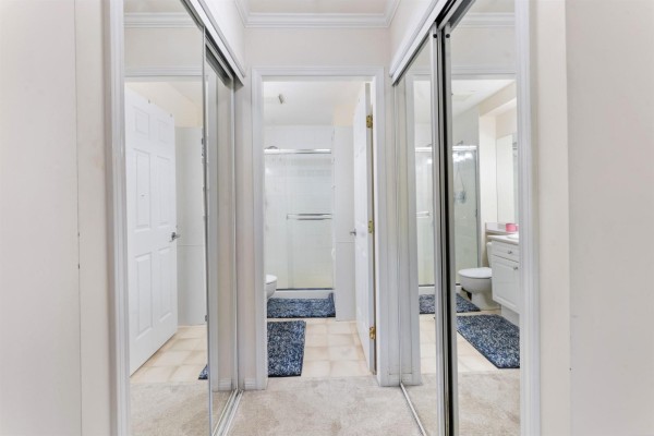 406 12155 75a Avenue, Surrey, BC V3W1B9 Photo 5