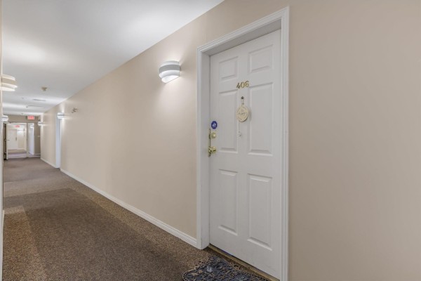 406 13727 74 Avenue, Surrey, BC V3W0M7 Photo 4