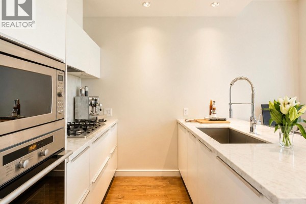 406 1633 Ontario Street, Vancouver, BC V5Y0C2 Photo 5