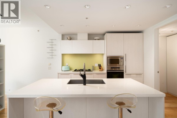 406 1661 Ontario Street, Vancouver, BC V5Y0C3 Photo 4