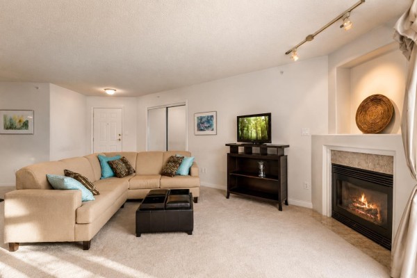 406 33065 Mill Lake Road, Abbotsford, BC V2S8E6 Photo 4