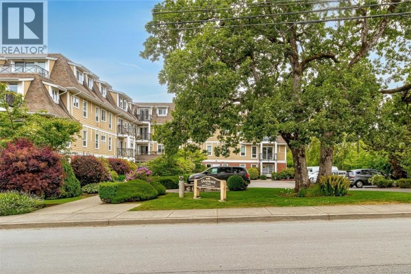 Entrance - 406 4536 Viewmont Ave, Saanich, BC V8Z5L2 Photo 3
