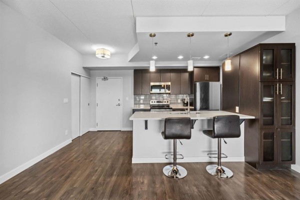 Living room/Dining room - 406 70 Barnes Street, Winnipeg, MB R3T3N7 Photo 4
