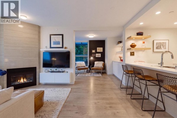 406 928 Richards Street, Vancouver, BC V6B6P6 Photo 4