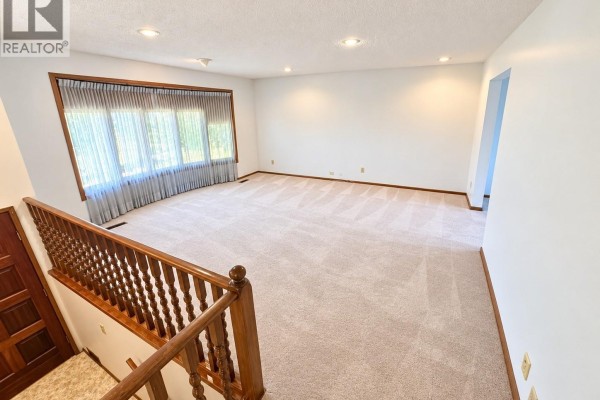 Kitchen/Dining room - 406 Centennial Drive, Strasbourg, SK S0G4V0 Photo 3