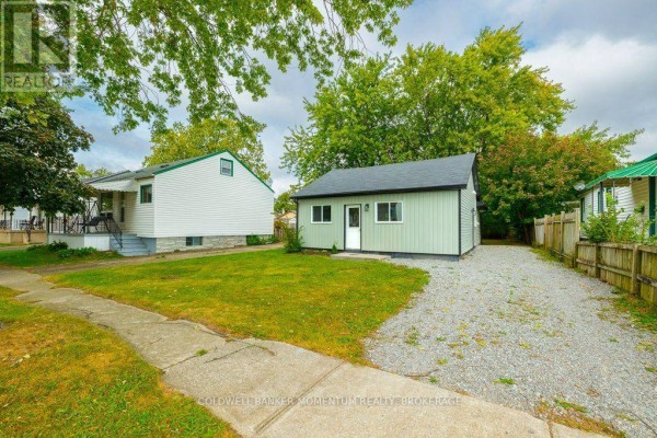 Bedroom 2 - 406 Hennepin Avenue, Welland, ON L3B4T5 Photo 4