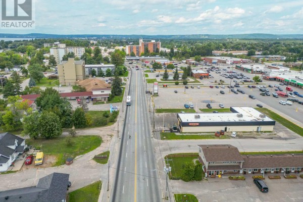 406 Lakeshore Drive, North Bay, ON P1A2C6 Photo 5