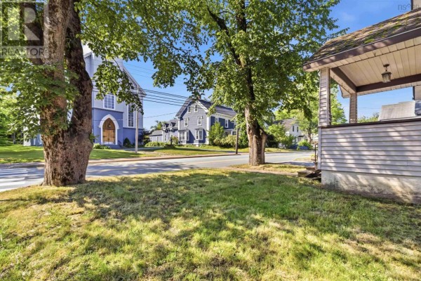 406 Main Street, Liverpool, NS, photo 2
