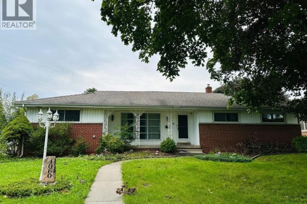 3pc Ensuite bath - 4060 Churchill Unit# Main, Windsor, ON N9G2E7 Photo 2