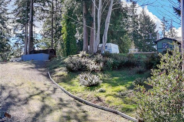 4060 Island Hwy S, Campbell River, BC V9H1A3 Photo 5