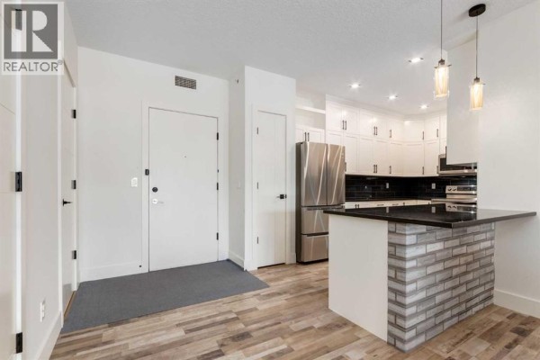 Bedroom - 407, 1899 45 Street Nw, Calgary, AB T3B4S3 Photo 5