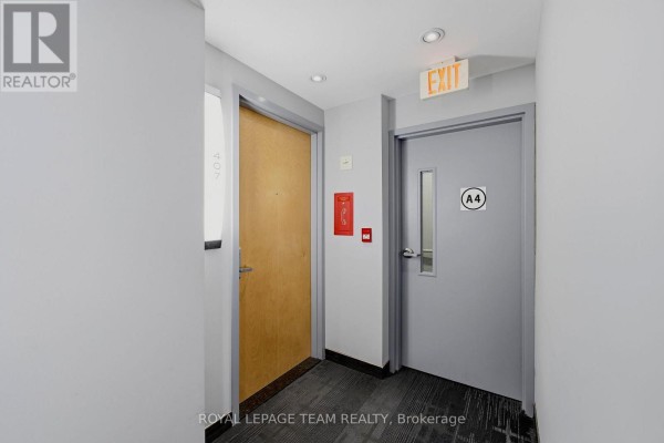 Bedroom - 407 - 179 Metcalfe Street, Ottawa, ON K2P0W1 Photo 2