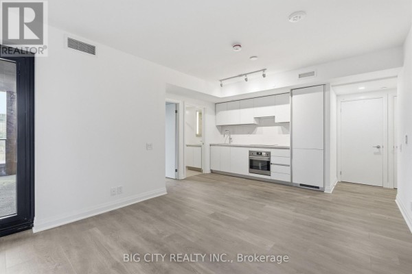 407 - 25 Frederick Todd Way, Toronto, ON M4G4E8 Photo 2
