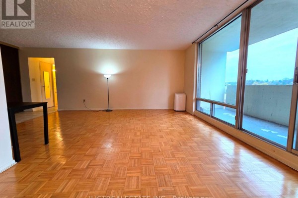 Bedroom - 407 - 5 Massey Square, Toronto, ON M4C5L6 Photo 4