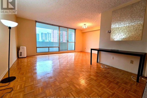 407 - 5 Massey Square, Toronto, ON M4C5L6 Photo 5