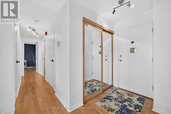 Primary Bedroom - 407 - 50 Burnside Avenue, Ottawa, ON K1Y2M2 Photo 4