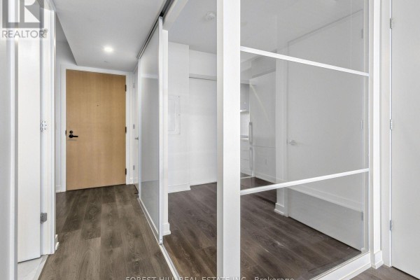 Bedroom 2 - 407 - 8 Tippett Road, Toronto, ON M3H0E7 Photo 4