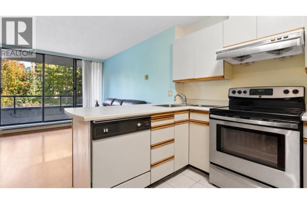 407 3970 Carrigan Court, Burnaby, BC V3N4S5 Photo 5