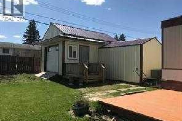4pc Bathroom - 407 9 Street, Fox Creek, AB T0H1P0 Photo 5