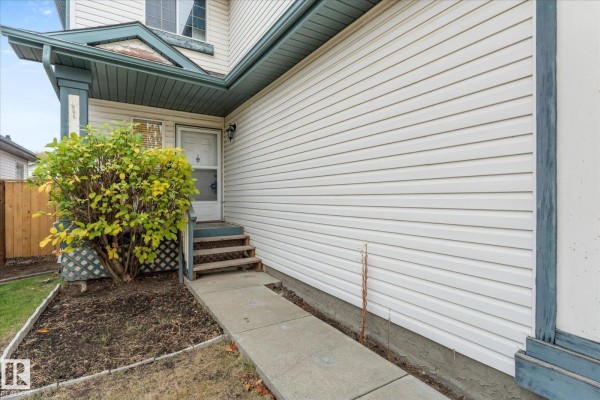 407 Breckenridge Ln Nw, Edmonton, AB, photo 3