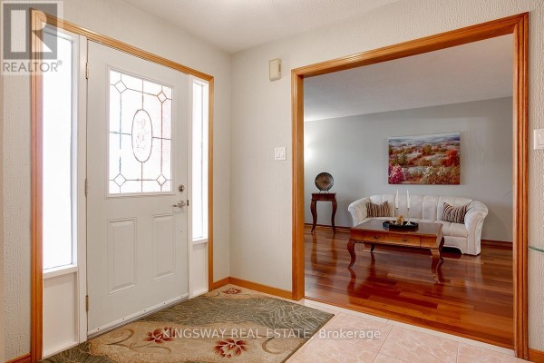 407 Glenashton Drive, Oakville, ON L6H4V7 Photo 5