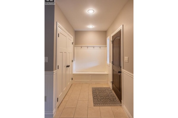 3pc Ensuite bath - 407 Hamilton Avenue Unit# A, Nelson, BC V1L3G1 Photo 2