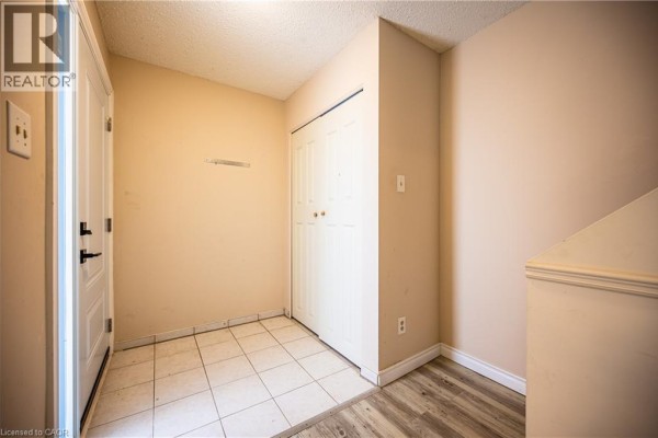 Bedroom - 407 Keats Way Unit# 2, Waterloo, ON N2L5S7 Photo 4