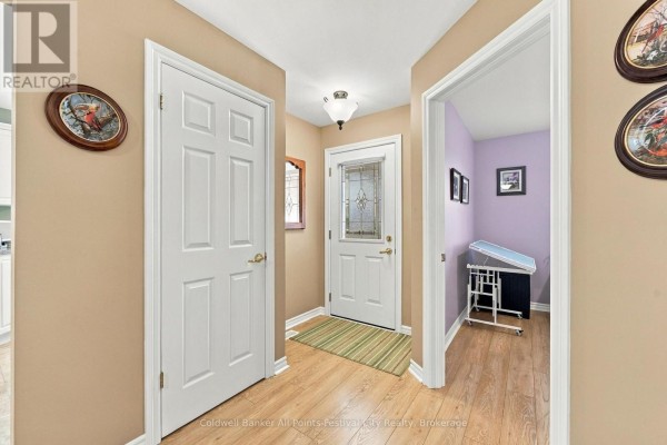 Primary Bedroom - 407 Warren Street, Goderich), ON N7A4M5 Photo 5