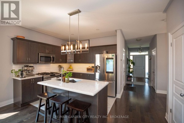 Kitchen - 4073 Village Creek Drive, Fort Erie, ON L0S1S0 Photo 5