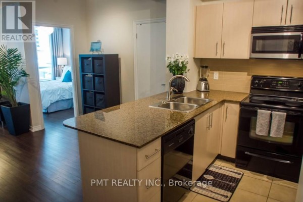 Dining room - 408 - 12 Yonge Street, Toronto, ON M5E1Z9 Photo 2