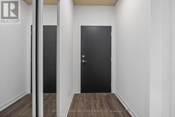 Living room - 408 - 1808 St Clair Avenue W, Toronto, ON M6N0C1 Photo 3