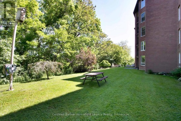 Eating area - 408 - 22 St Andrew Street N, St  Marys, ON N4X1B1 Photo 4