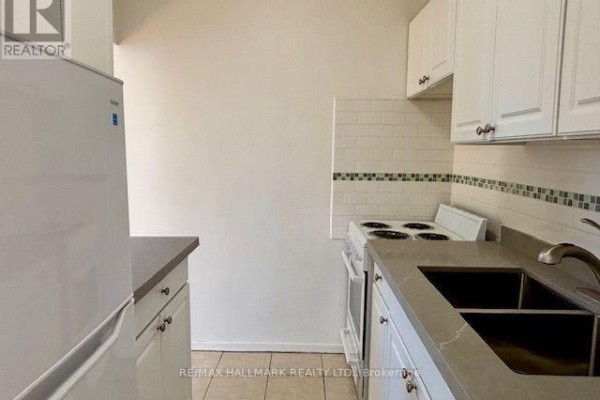 408 - 3151 Jaguar Valley Drive, Mississauga, ON L5A2H9 Photo 5