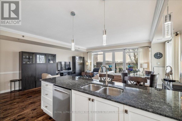 Kitchen - 408 - 34 Plains Road E, Burlington, ON L7T0B9 Photo 4
