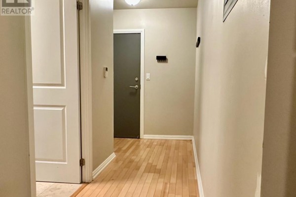 Kitchen - 408 - 35 Hayden Street, Toronto, ON M4Y3C3 Photo 3