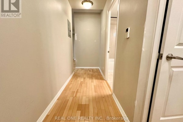 Primary Bedroom - 408 - 35 Hayden Street, Toronto, ON M4Y3C3 Photo 4